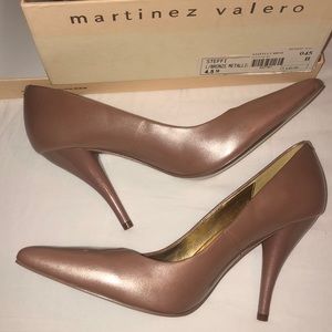 Martinez Valero pumps/heels, size 4.5M, new